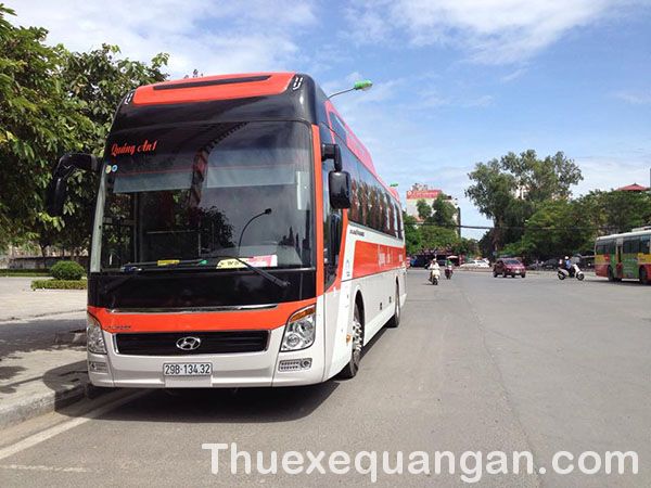 Thuê xe Universe 45 chỗ